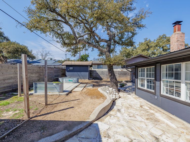 2025-02-28----1729---april-moreaux---1103-space-ln,-austin,-tx-78758-(32-of-36).jpg