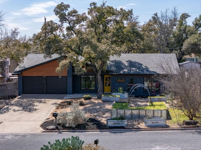 2025-02-28----1729---april-moreaux---1103-space-ln,-austin,-tx-78758-(4-of-36).jpg