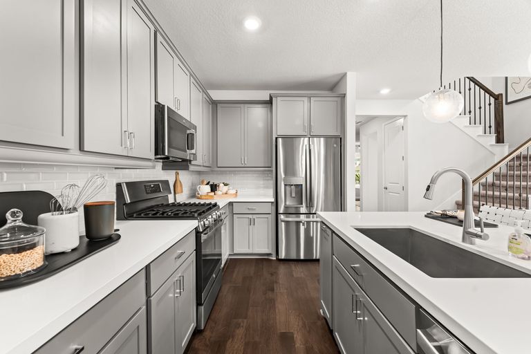 208-barton-oak-trail,-georgetown-78628-_-photos_5-web-or-mls-204-barton-oak-trl-6.jpg