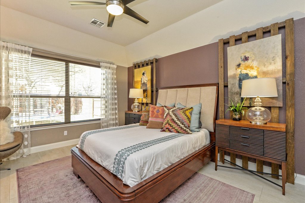 21-021_master-bedroom.jpg