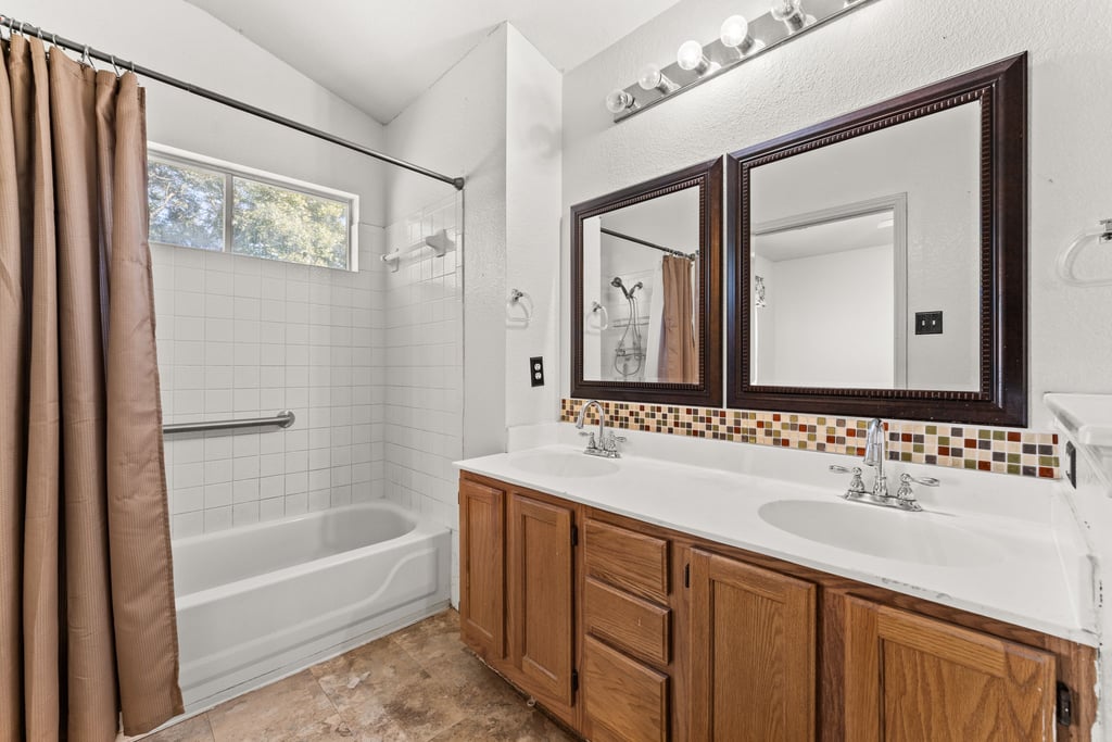 21-custom-1112-lochaline-loop-(16-of-25).jpg