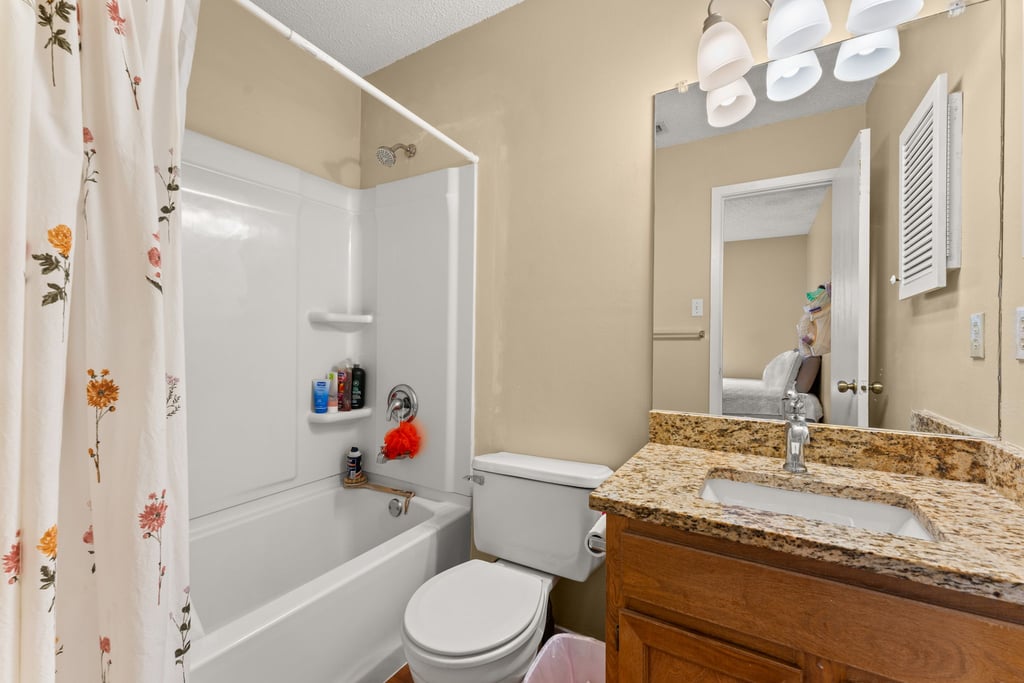 21-custom-12310-alderbrook-dr-(17-of-25).jpg