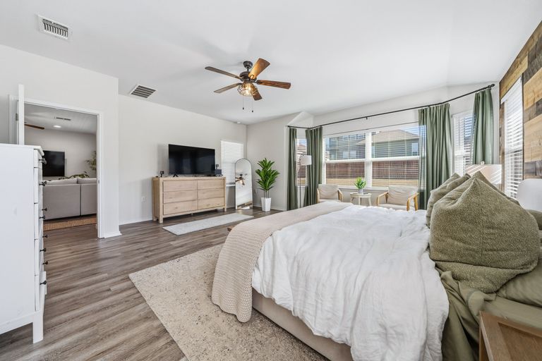 21-sqft-0151.jpg