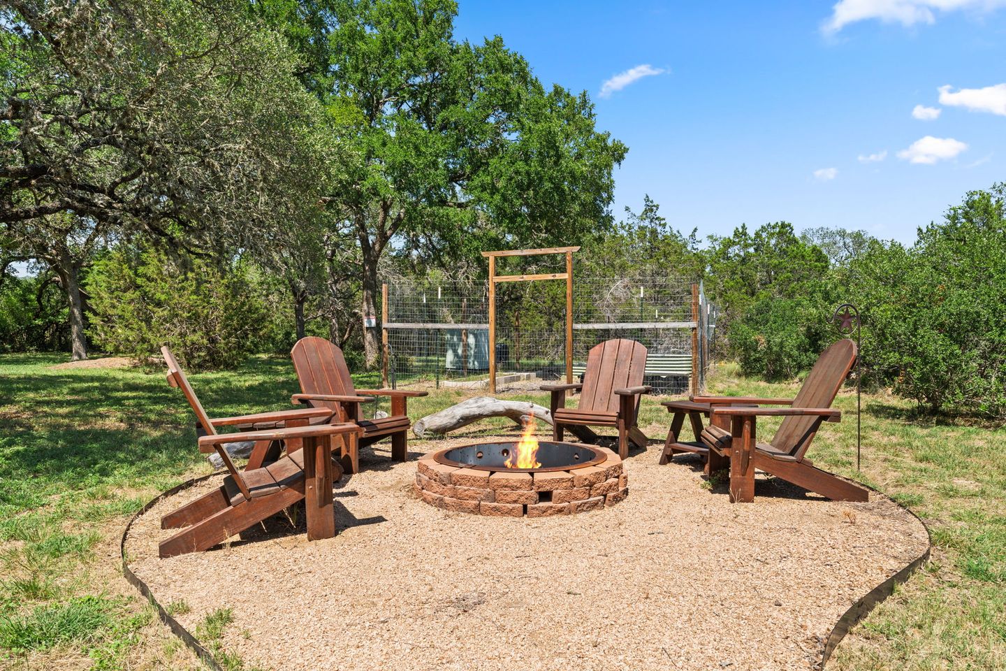 21-web-or-mls-11551-farm-to-market-32-18.jpg