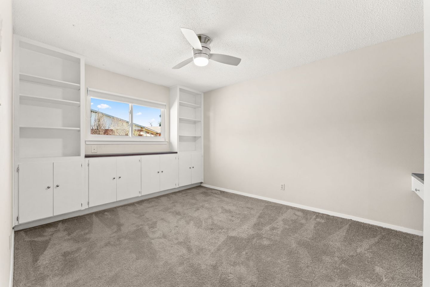 21-web-or-mls-12100-cactus-bend-(16-of-35).jpg