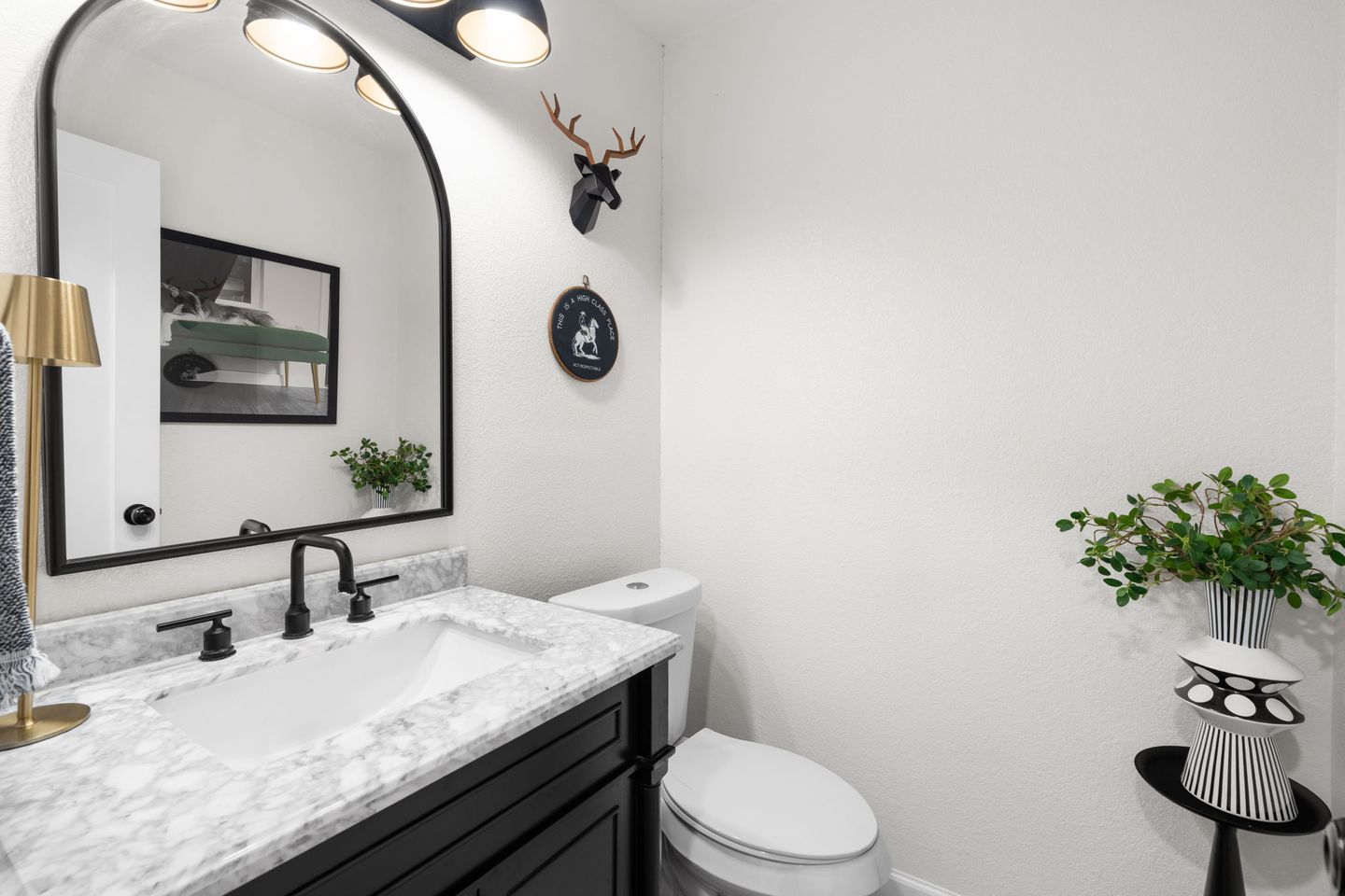 21-web-or-mls-12213-mustang-dr.jpg