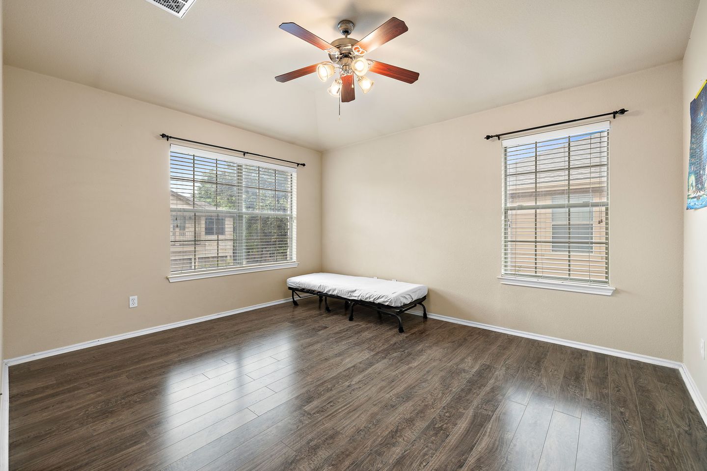 21-web-or-mls-1310-w-parmer-ln,-2401-kcp-052324---6.jpg