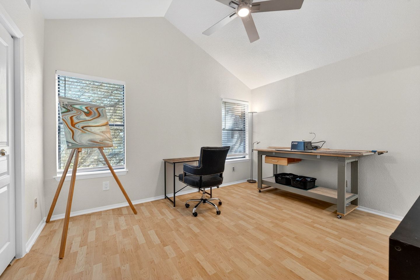 21-web-or-mls-1411-gracy-farms-ln-118-(21-of-27).jpg