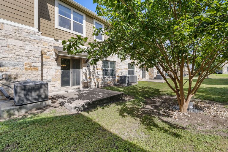 21-web-or-mls-1620-bryant-dr-303-kcp-062625---105.jpg
