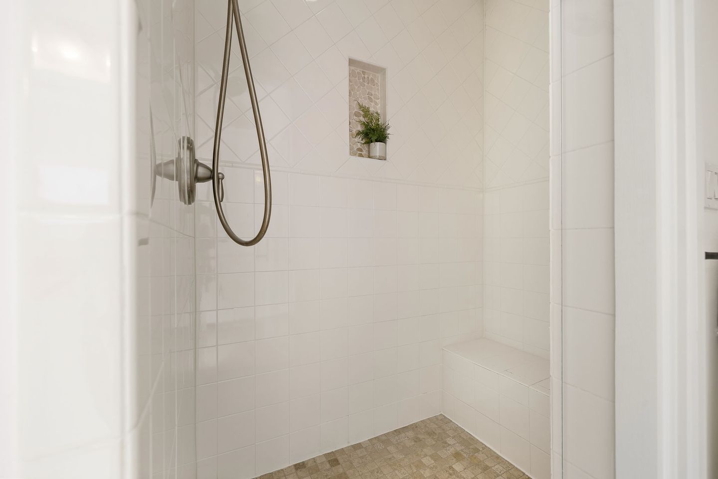 21-web-or-mls-1914-payne-ave-kcp-073025---88.jpg