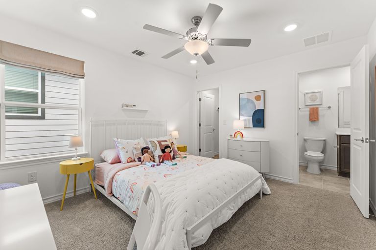 21-web-or-mls-2918-tavern-dr-(21-of-50)-1724364776.jpg