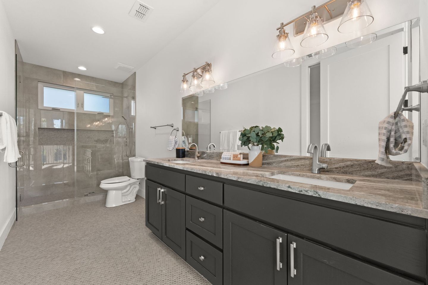 21-web-or-mls-3814-wadford-st-(21-of-36).jpg