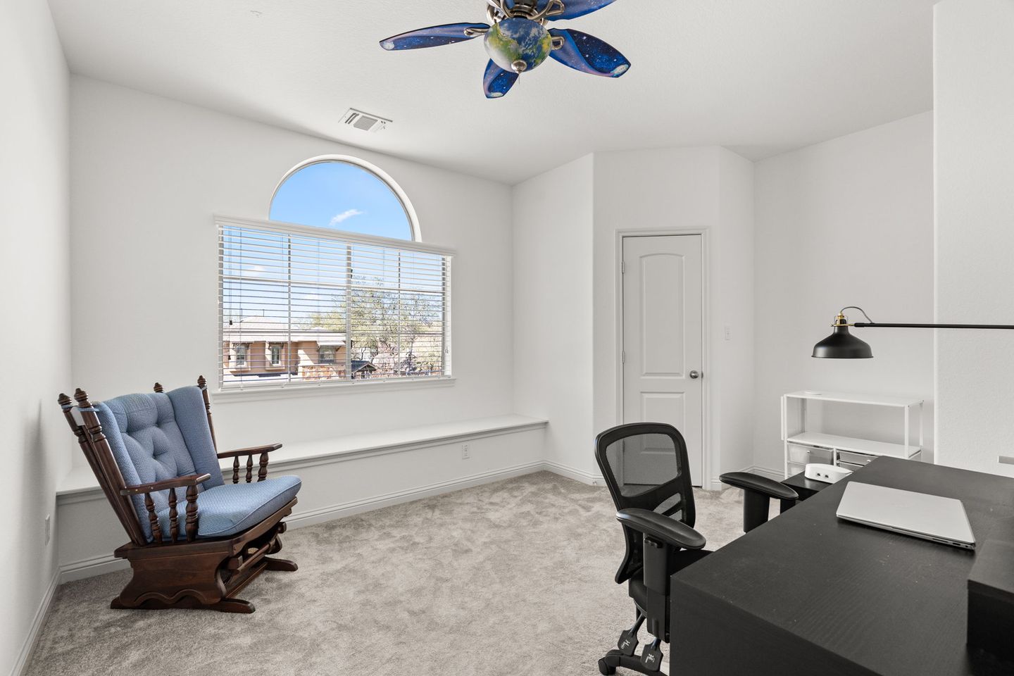 21-web-or-mls-3831-sapphire-loop-24.jpg