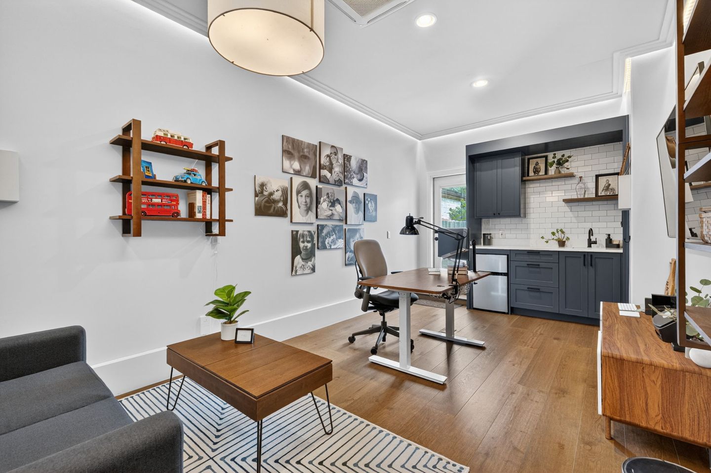 21-web-or-mls-408-kissing-oak-dr-(21-of-39).jpg