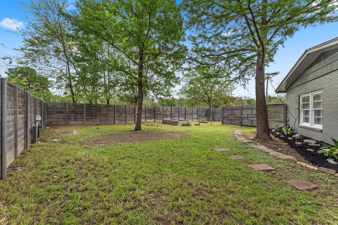 21-web-or-mls-4330-parkwood-rd-6.jpg