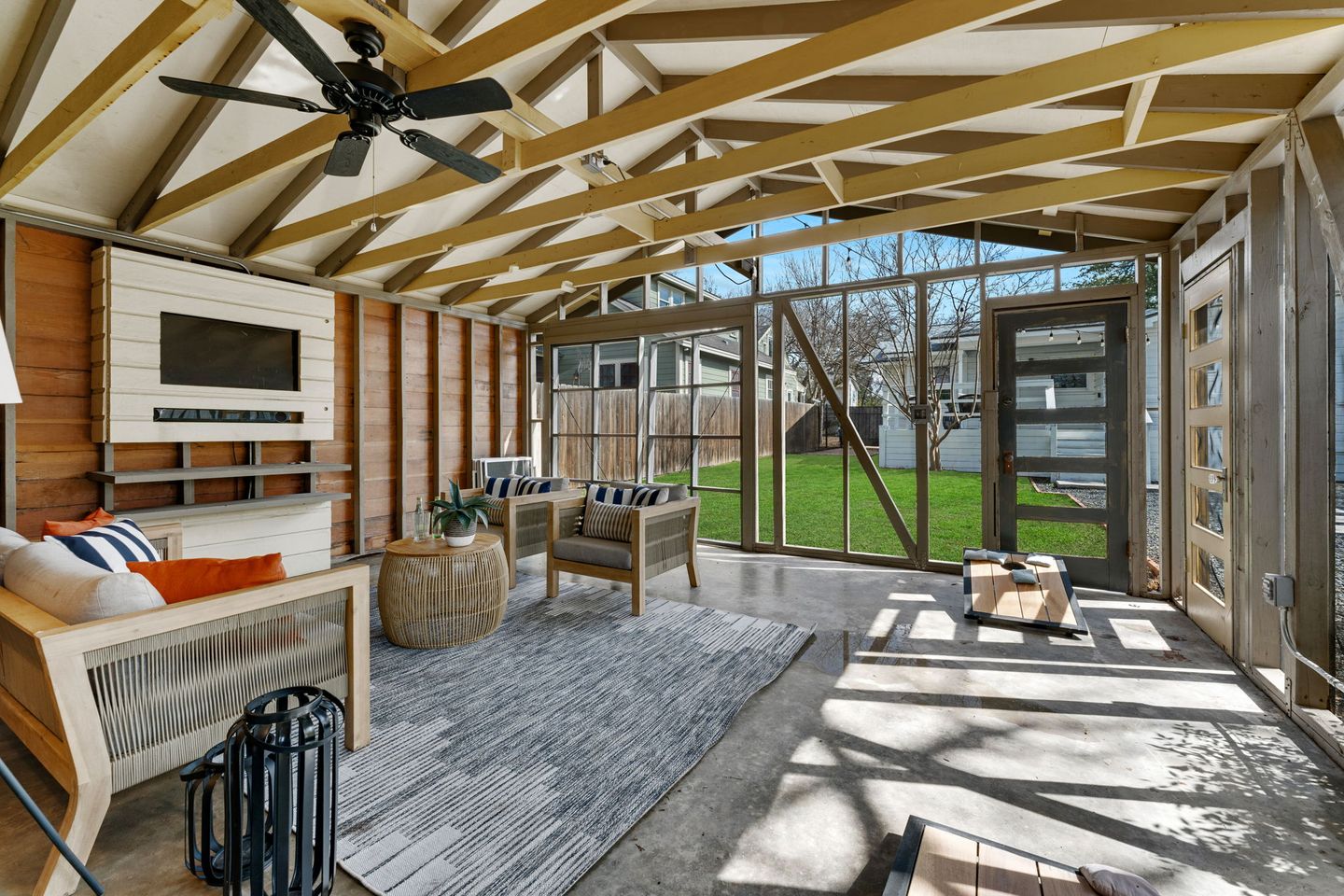 21-web-or-mls-4502-rosedale-ave-(26-of-26).jpg