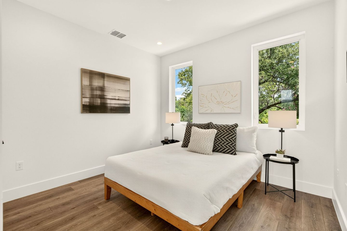 21-web-or-mls-4601-hank-ave-1-(23-of-32).jpg
