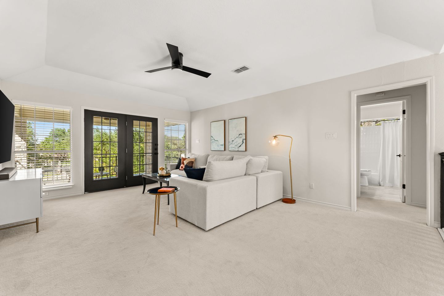 21-web-or-mls-6-dovedale-cove-20.jpg