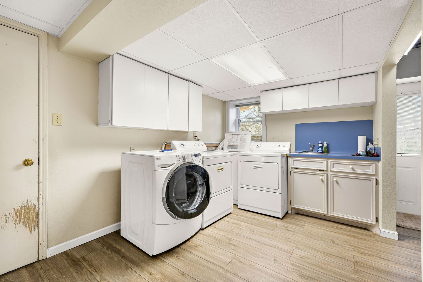 21-web-or-mls-7-inwood-cir-020625-8.jpg