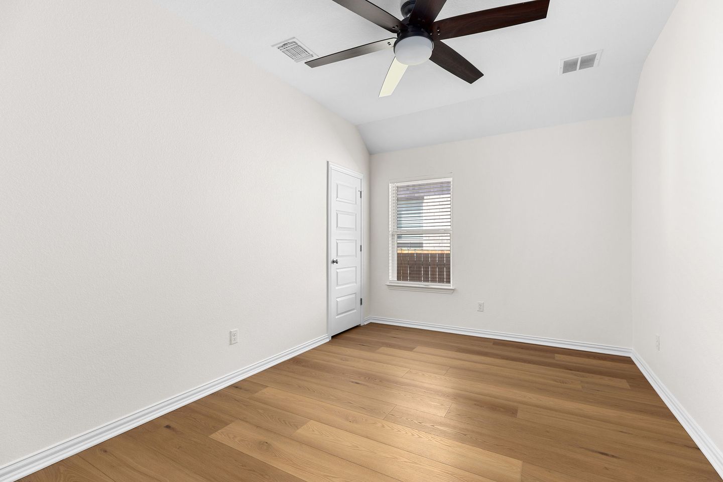 21-web-or-mls-757a0377.jpg