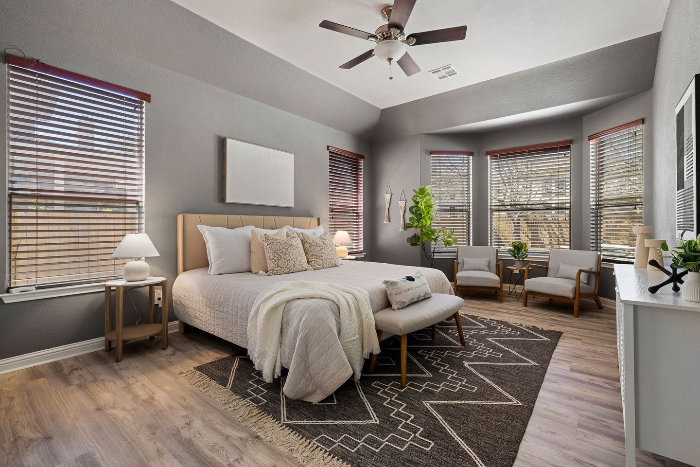 21-web-or-mls-801-zappa-dr-kcp-031226---49.jpg