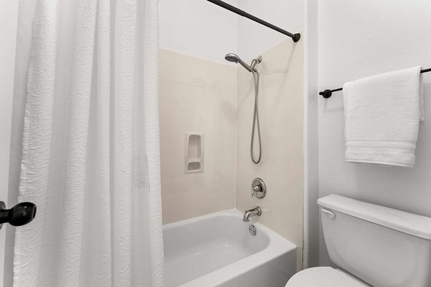 21-web-or-mls-8300-alophia-dr-28.jpg