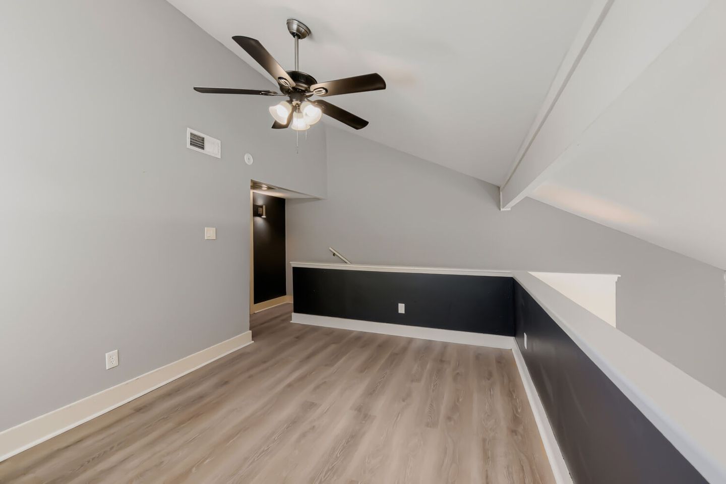 2124-burton-drive--174---web-quality---015---15-bedroom.jpg