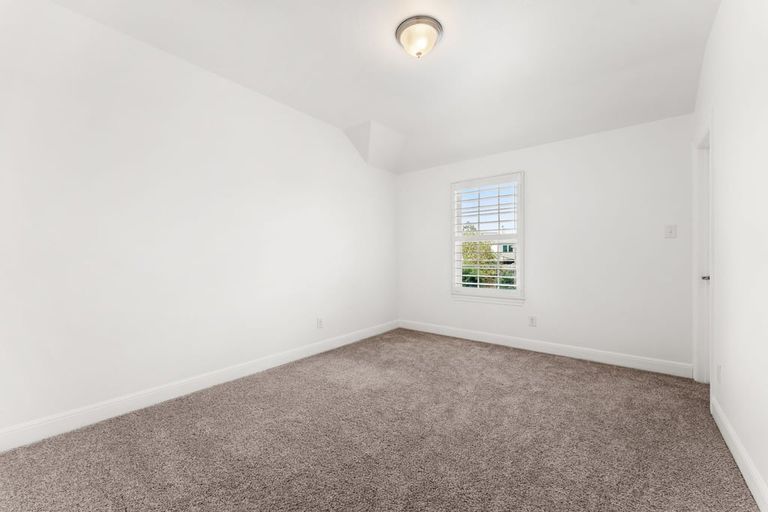 22-custom-3917-rosa-park-ln-(27-of-38).jpg