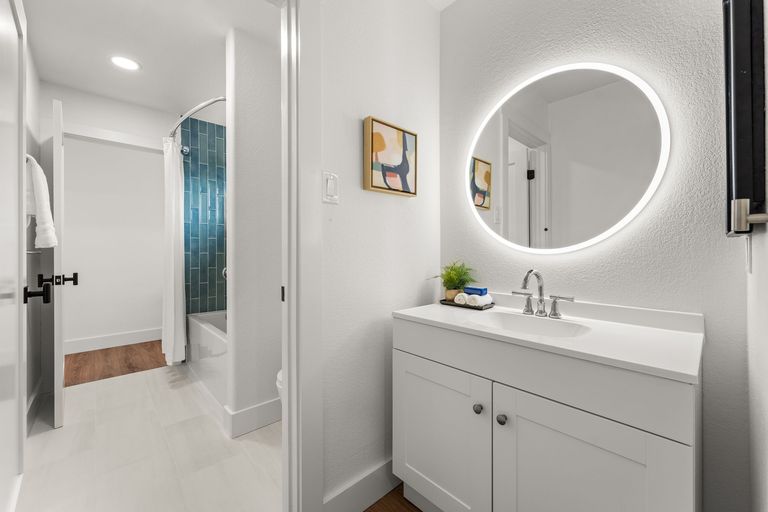 22-web-or-mls-10905-la-estrella-cove-22.jpg