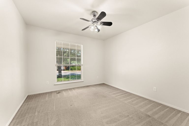 22-web-or-mls-1501-santana-st-(20-of-27).jpg