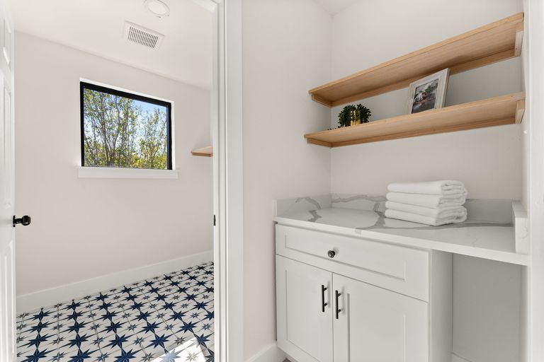 22-web-or-mls-1604-cedar-ave-(12-of-25).jpg