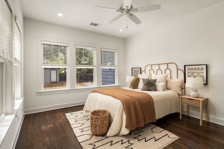 22-web-or-mls-1612-travis-heights-blvd-(19-of-35).jpg