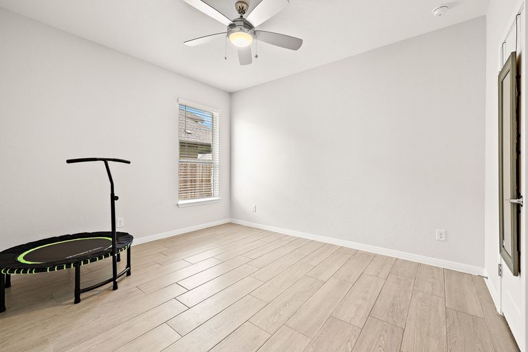 22-web-or-mls-16713-elsinore-ln-kcp-070925---28.jpg