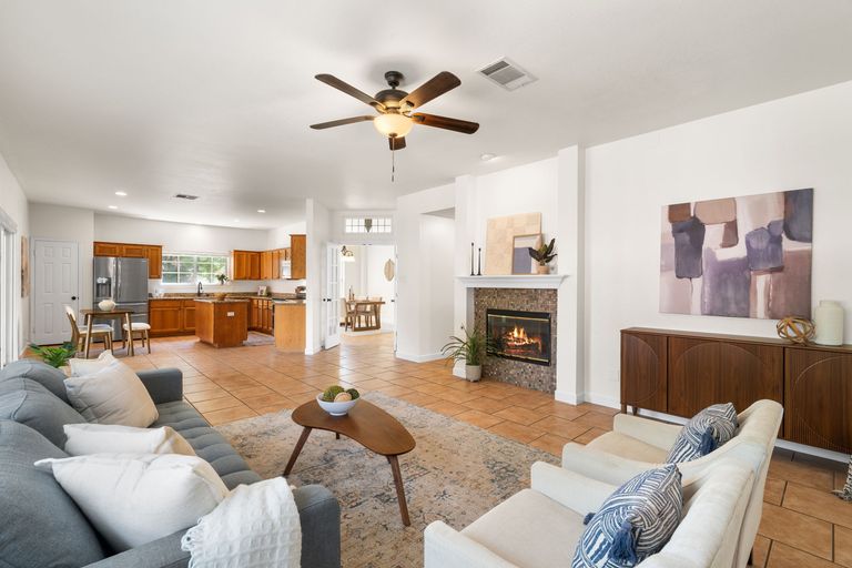 22-web-or-mls-16801-stockton-dr.jpg