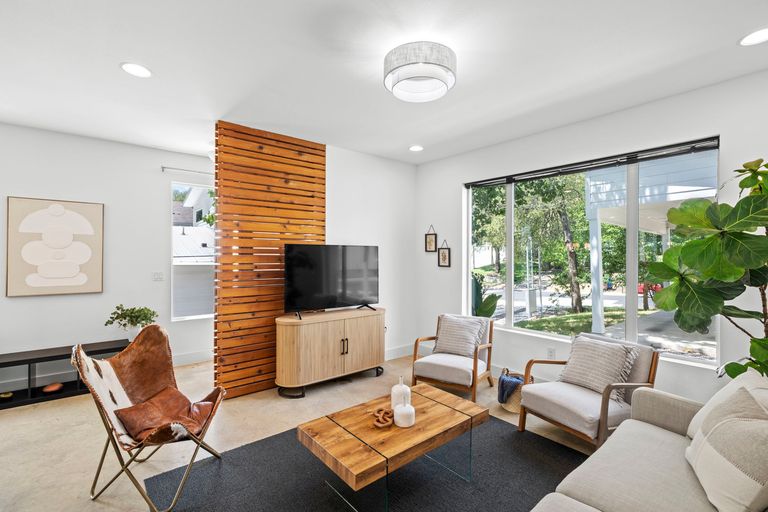 22-web-or-mls-1705-perez-st-b.jpg