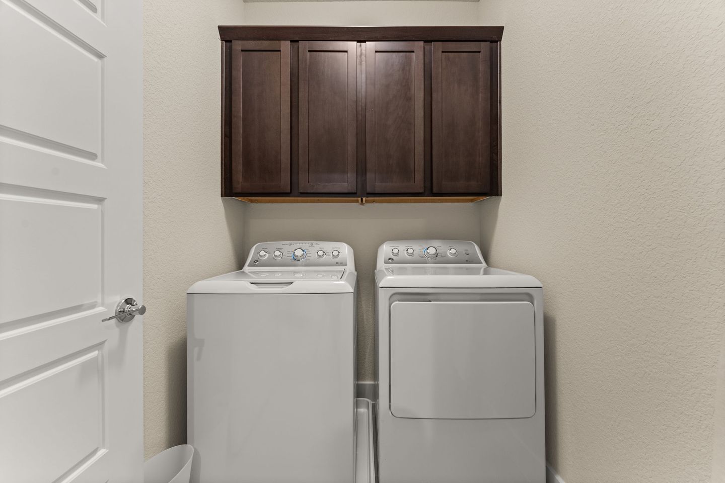 22-web-or-mls-1717-roseburg-dr-16.jpg