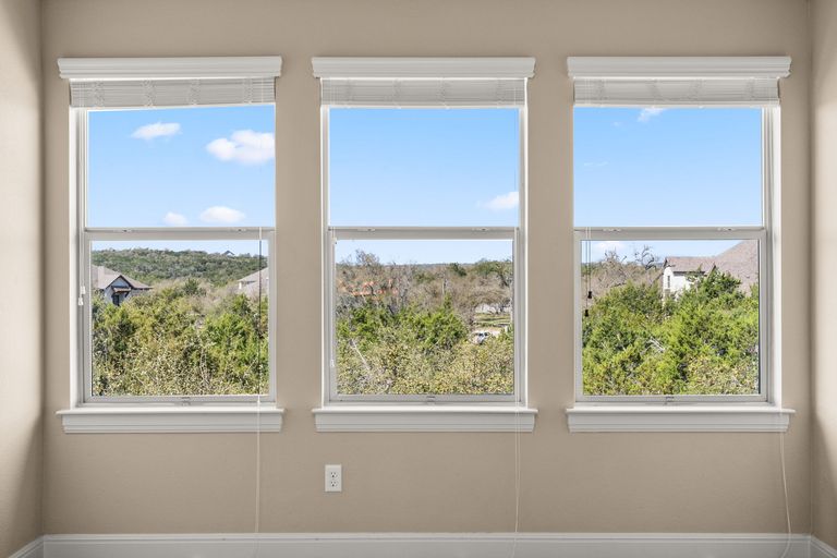 22-web-or-mls-17609-wildrye-dr-(24-of-46).jpg
