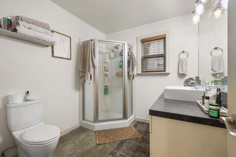22-web-or-mls-1813-waterston-ave-kcp-022125---25.jpg
