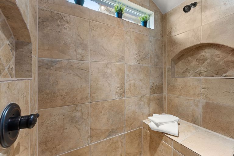 22-web-or-mls-215-choke-canyon-ln.jpg