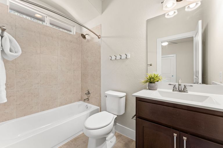 22-web-or-mls-2216-toulouse-dr-27-1742836493.jpg