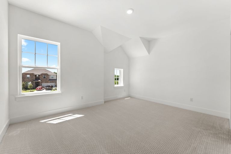 22-web-or-mls-320-millbend-rd-18.jpg