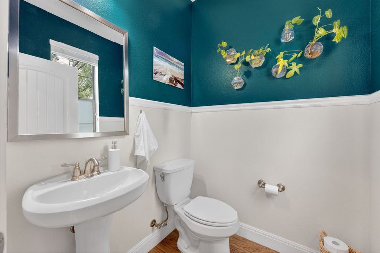 22-web-or-mls-408-kissing-oak-dr-(22-of-39).jpg