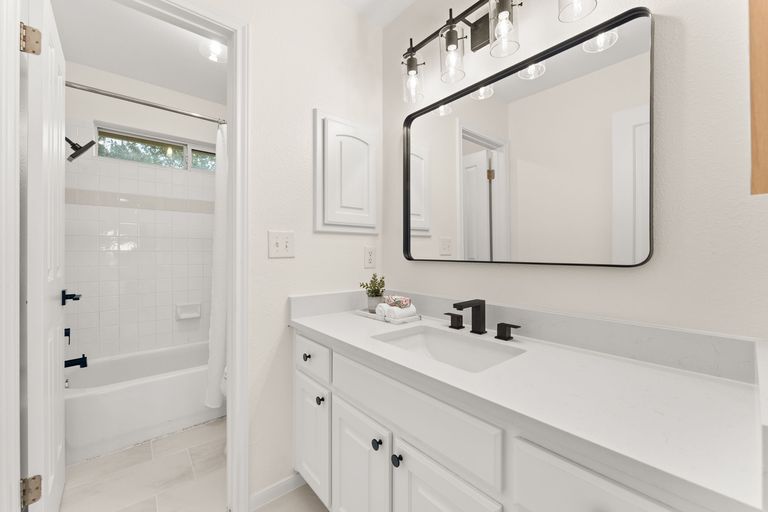 22-web-or-mls-5708-bexley-ct-22.jpg