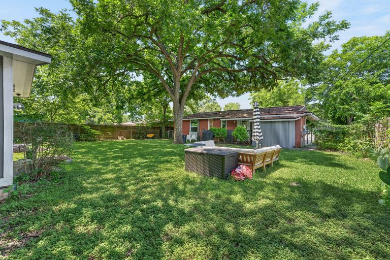 22-web-or-mls-6215-peggy-st-(24-of-26).jpg