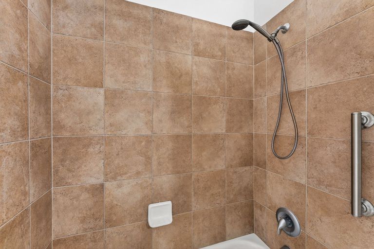 22-web-or-mls-6801-beckett-rd-114r-(23-of-28).jpg