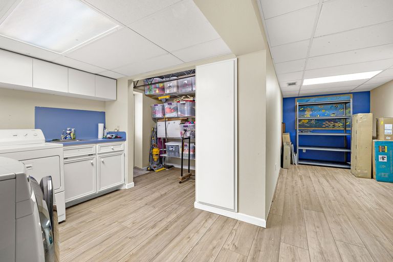 22-web-or-mls-7-inwood-cir-020625-16.jpg