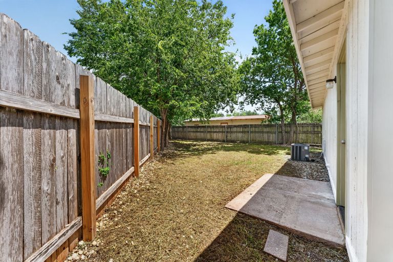 22-web-or-mls-7711-watson-st-b-(23-of-25).jpg
