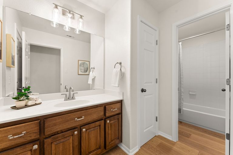 22-web-or-mls-7908-via-verde-dr-(31-of-41).jpg