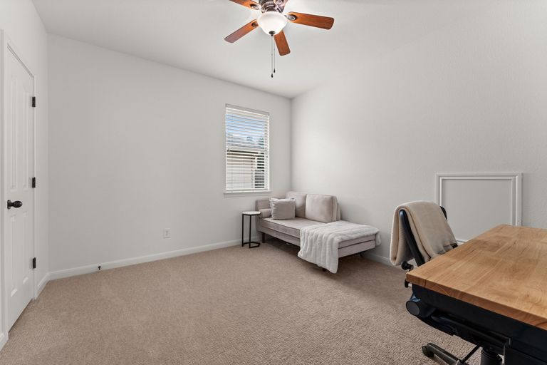 22-web-or-mls-8300-alophia-dr-30.jpg