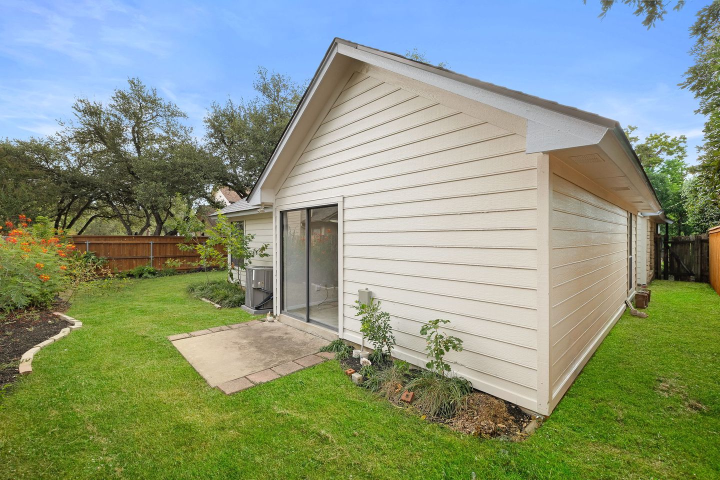 22-web-or-mls-8302-mendota-cove-kcp-081325---6-2.jpg